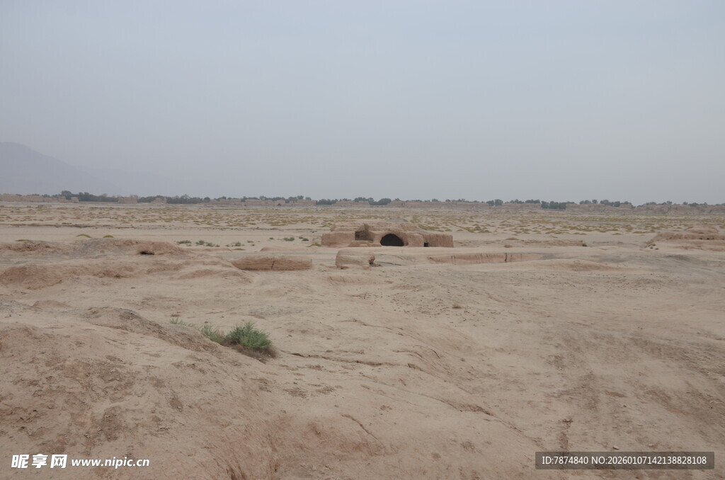 广袤荒凉沙地景观