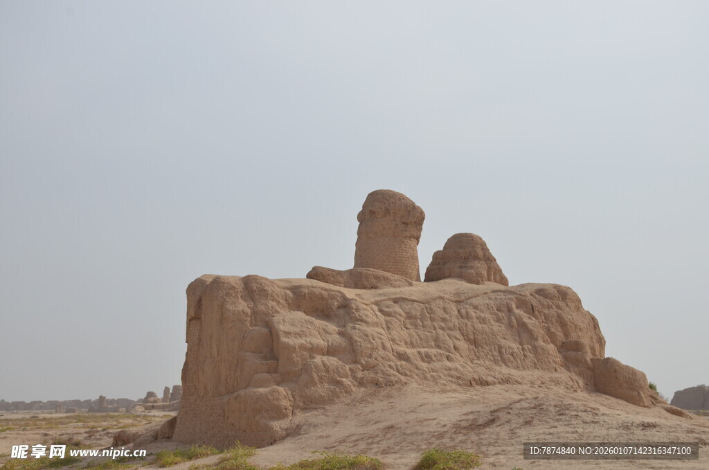 沙漠中的古老遗迹