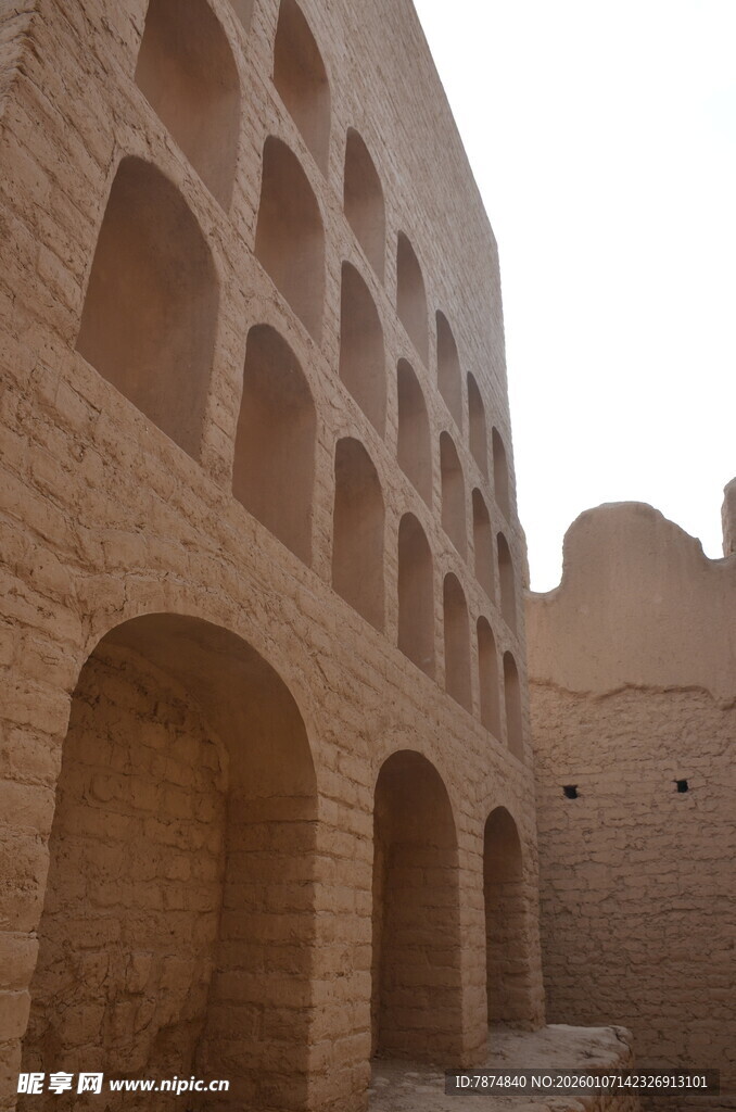 古老拱形建筑景观