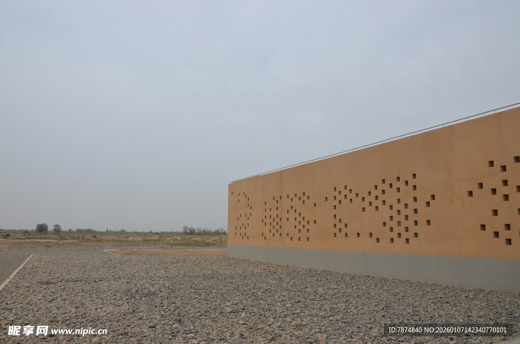 沙漠中的镂空艺术建筑