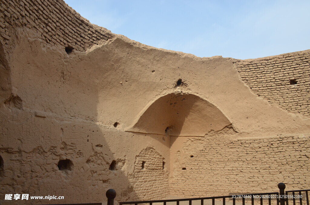 古老土筑建筑遗迹景观