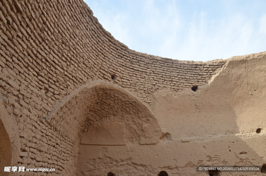 古老土筑建筑遗迹景观