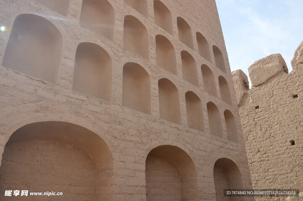 古老建筑的拱形结构