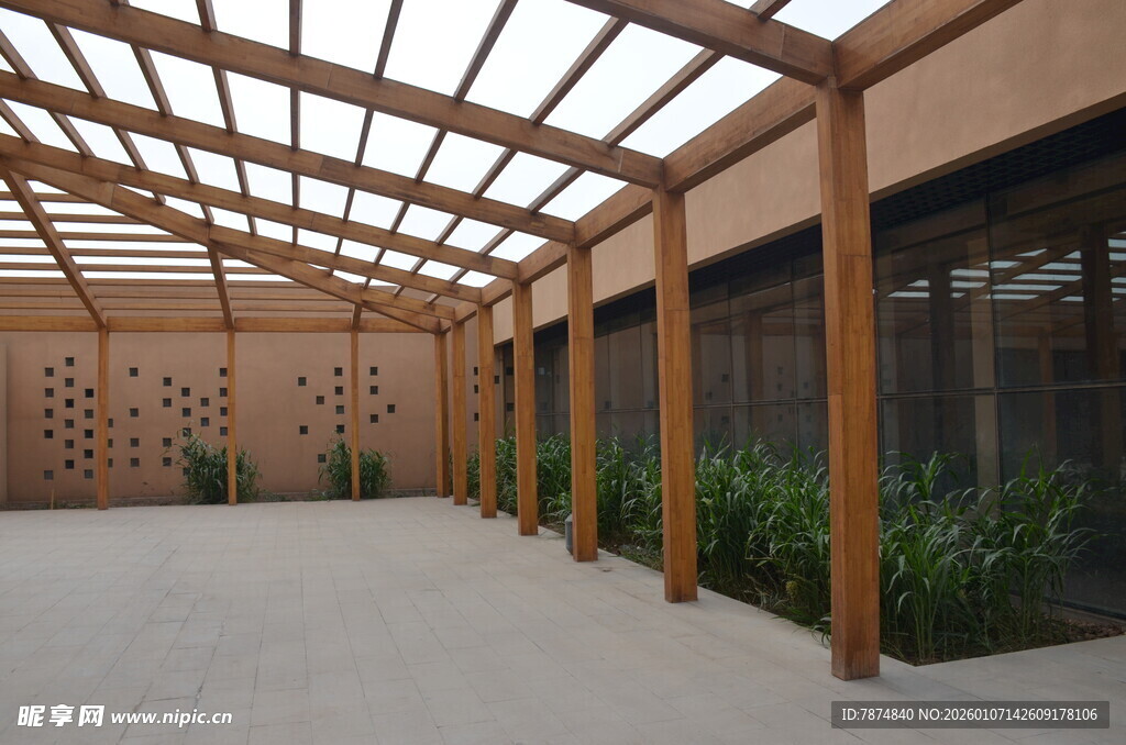 现代木质采光廊架空间