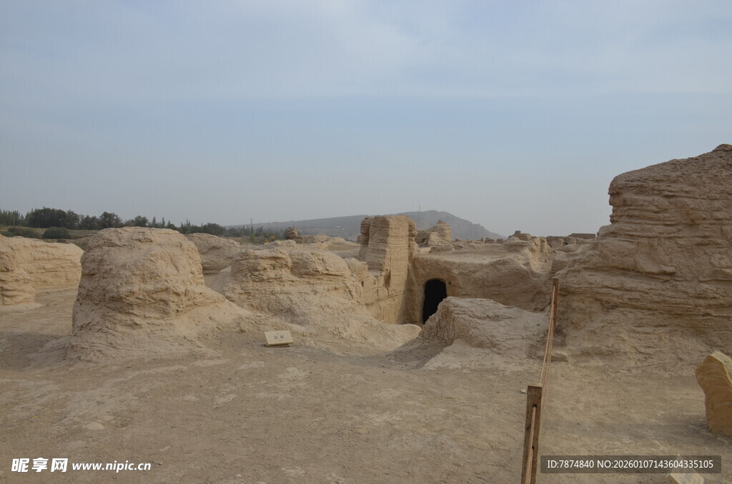 古老沙漠中的神秘遗迹