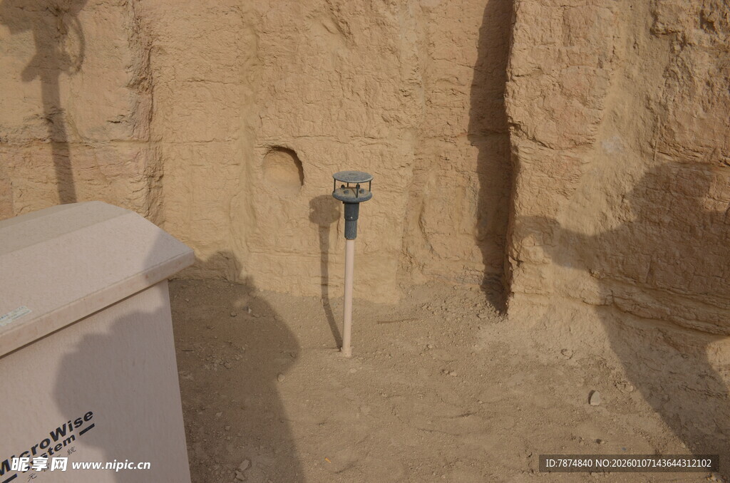 地下设施中的管道装置