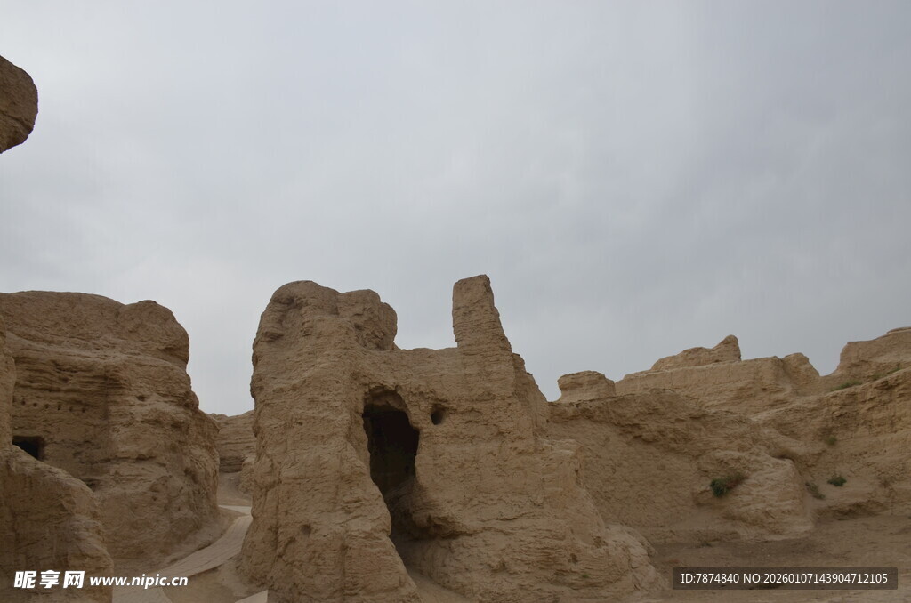 古老神秘的沙漠遗迹