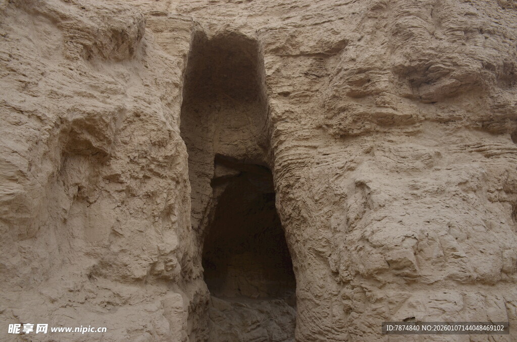 古老洞穴入口