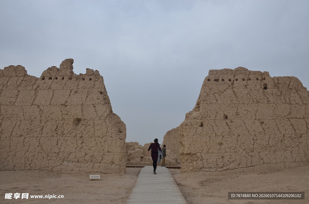 漫步古城墙遗迹