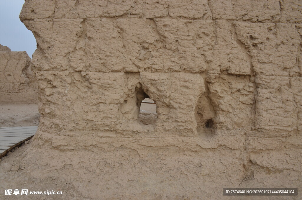 古老土墙的岁月痕迹