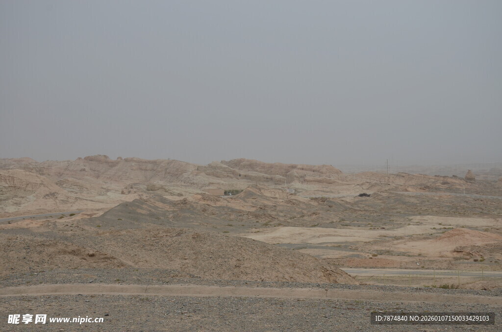 荒凉沙漠地貌景观