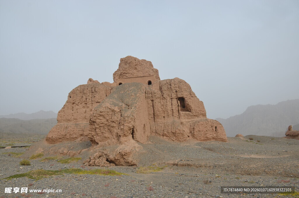 沙漠中的古老遗迹