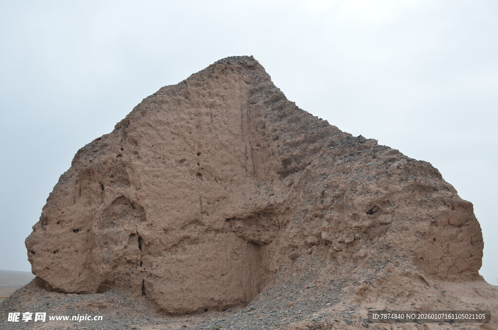 古老神秘的土堆遗迹