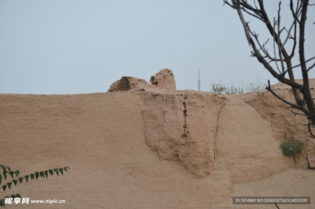 沙漠中的古老遗迹