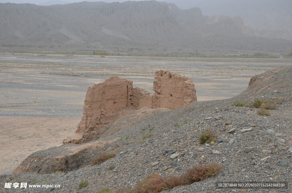 沙漠中的古老遗迹