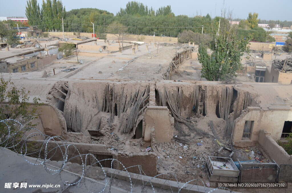 古老破败的村落景象