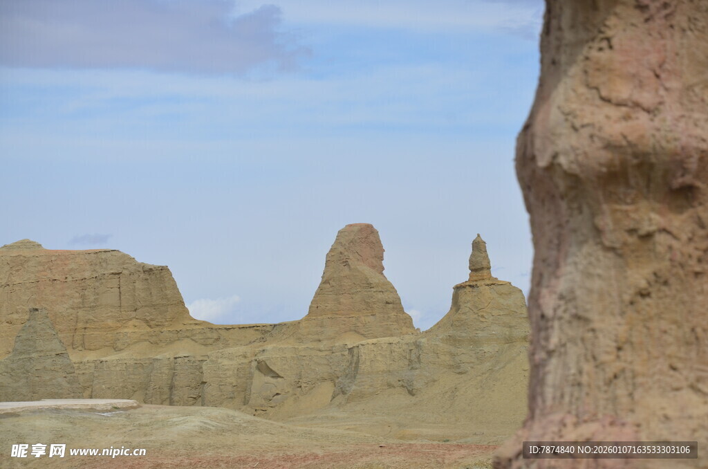 壮观雅丹地貌景观