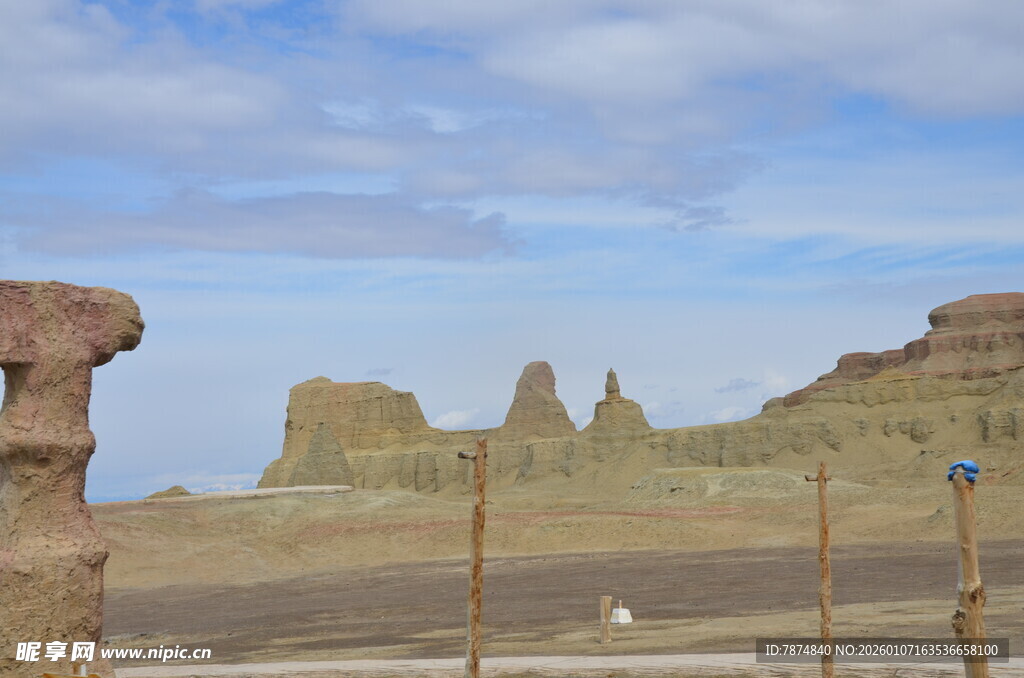 荒凉戈壁独特地貌景观