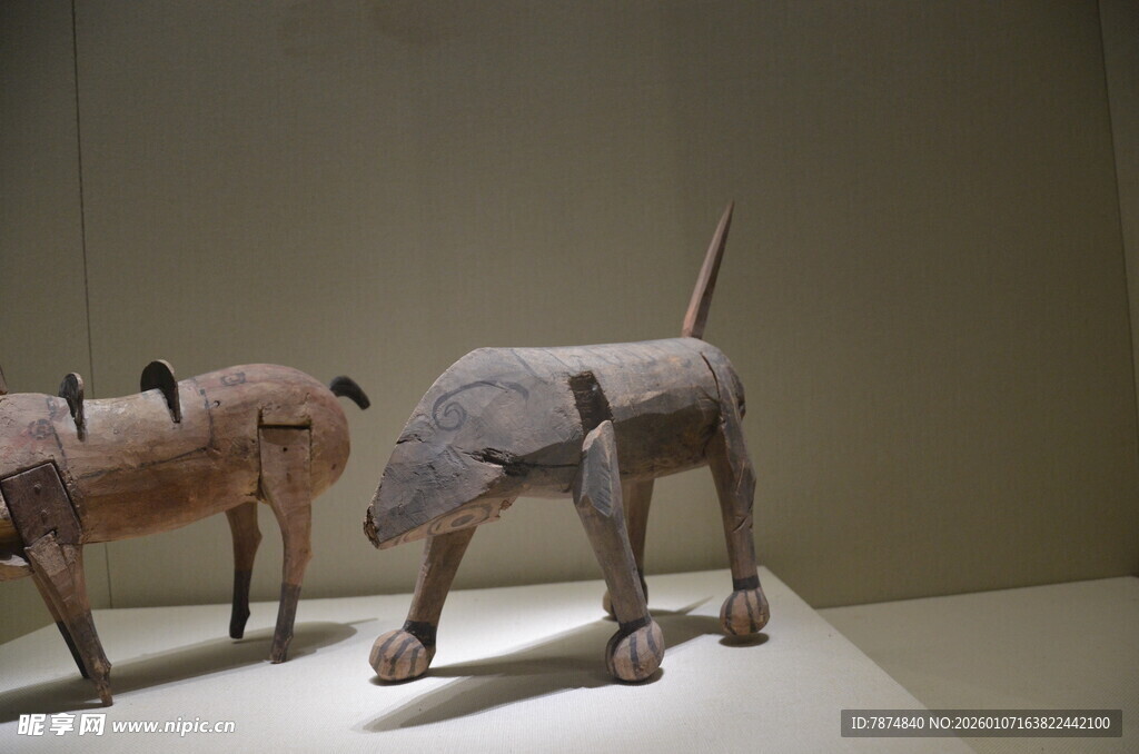 古代陶制动物雕塑展品