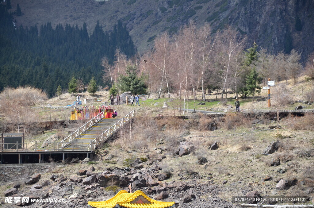 山间户外休闲场景