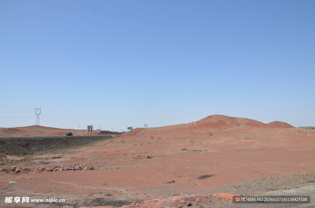 荒凉红土矿区景观