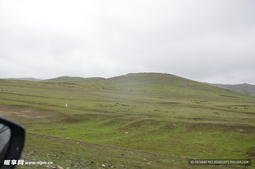 车窗外的草原风光