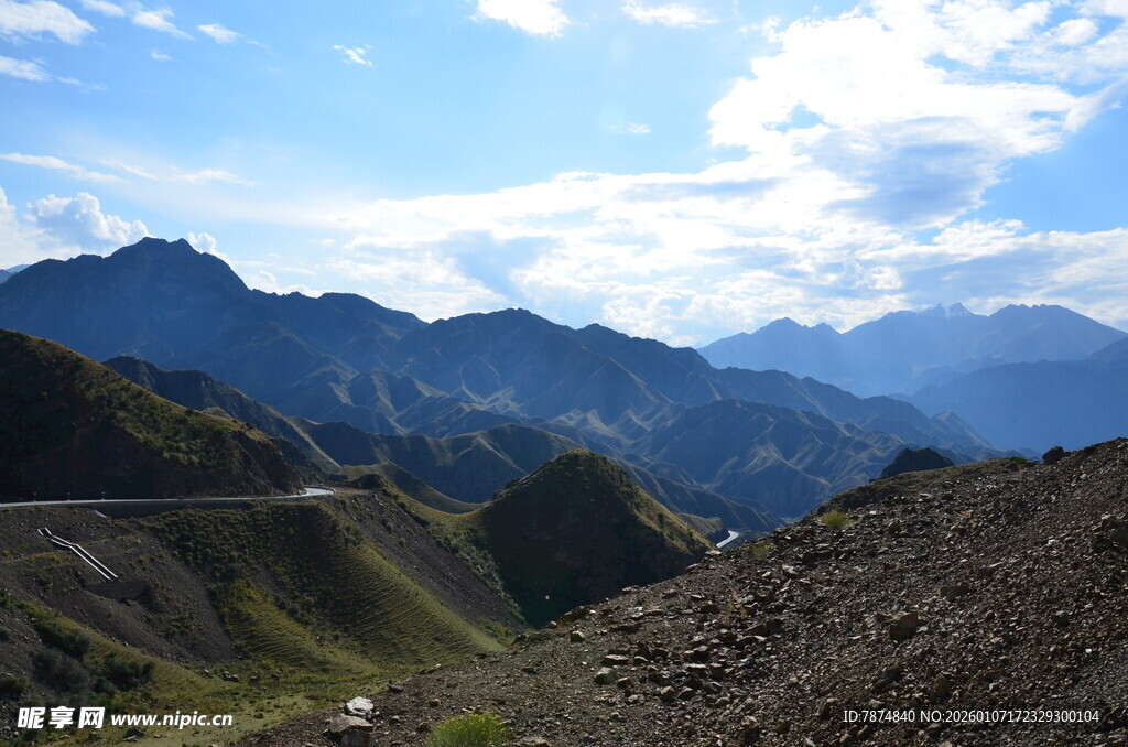 山间公路美景