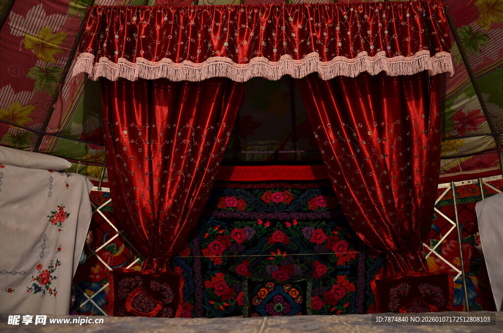 红色华丽舞台幕布场景