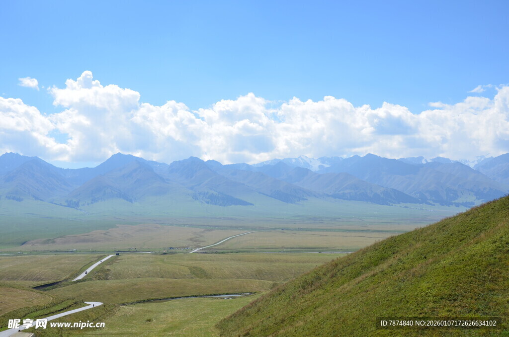 草原山川美景