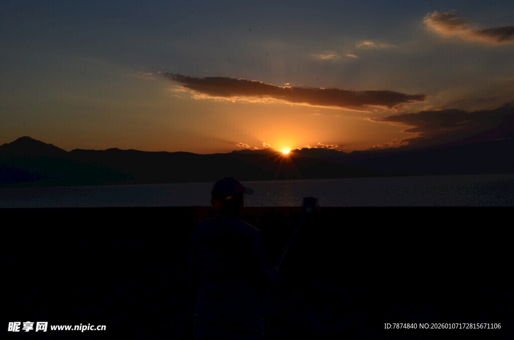 海边日落剪影美景