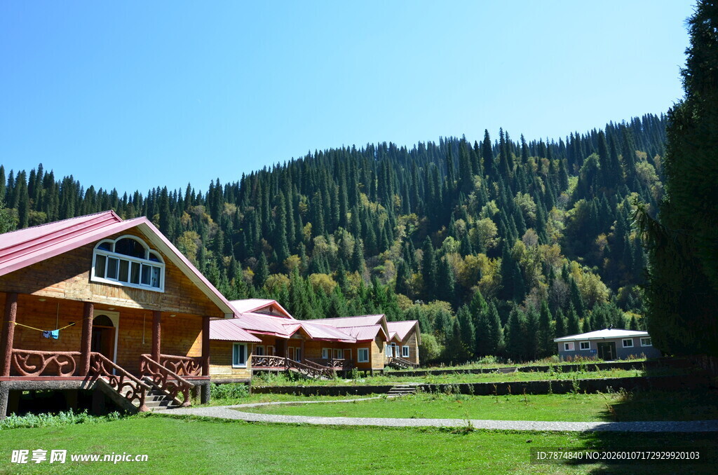 山间木屋度假美景