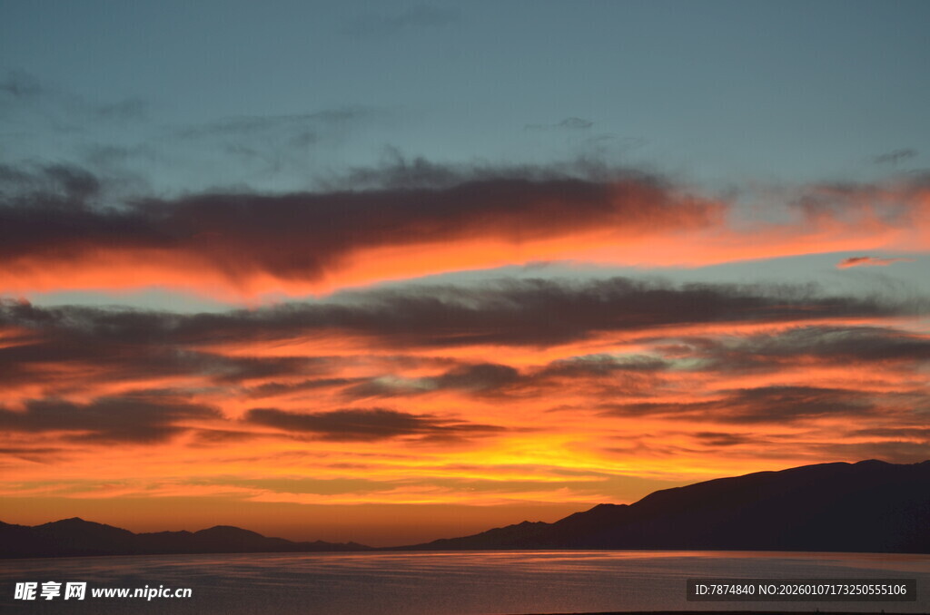 壮丽海上日落美景