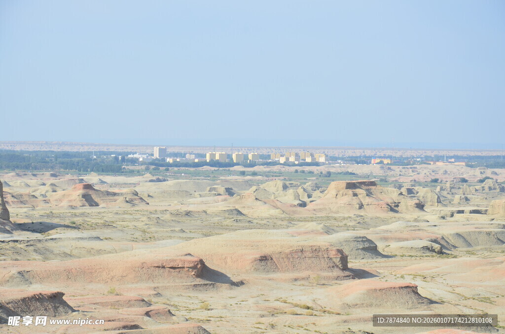 荒漠中的城市远景