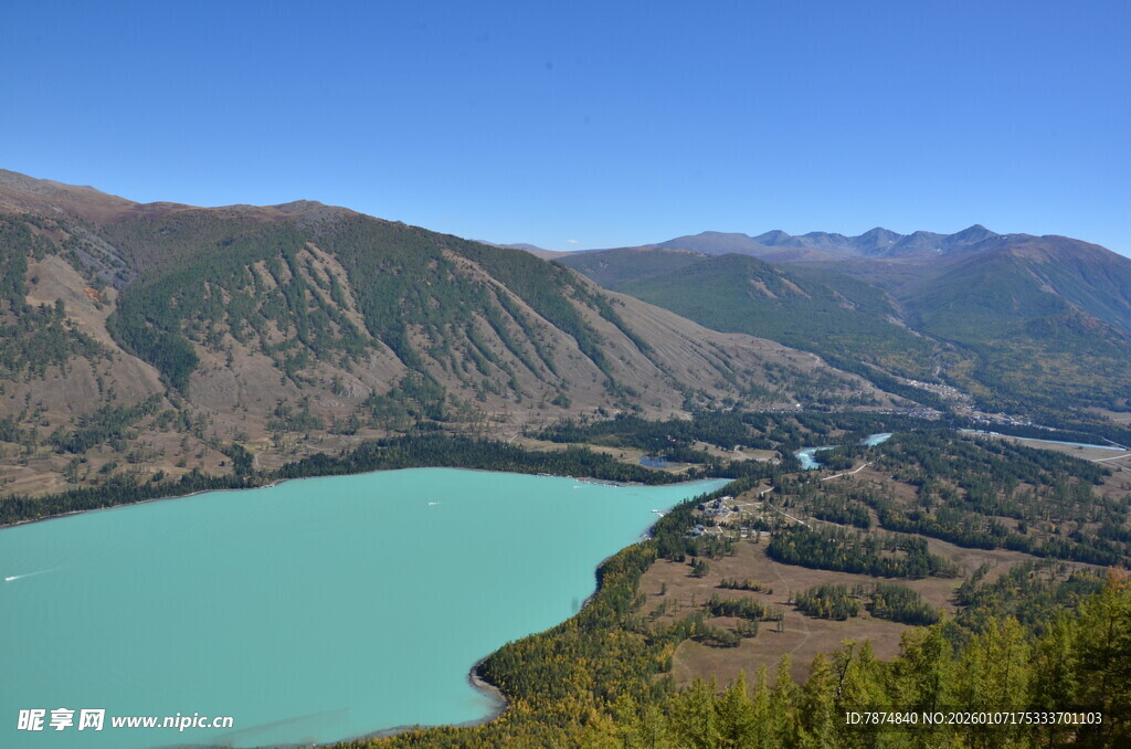 美丽湖景与远山风光