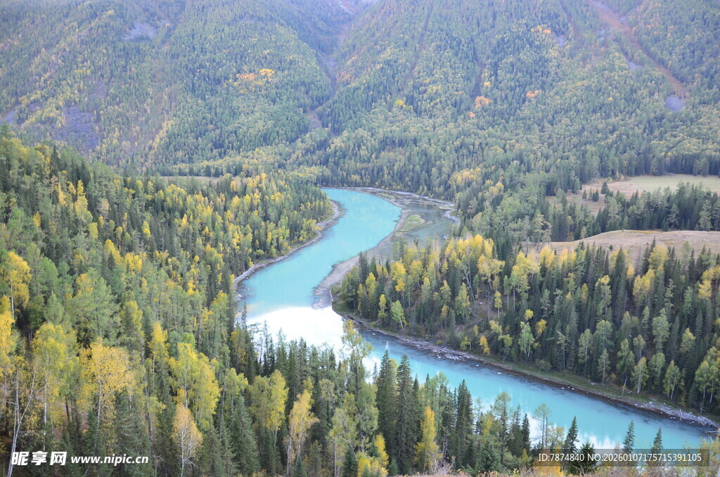 山间蜿蜒的蓝色河流美景