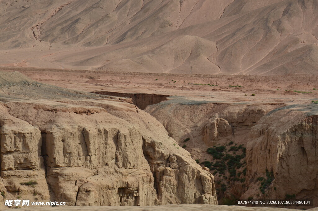 壮丽沙漠峡谷景观
