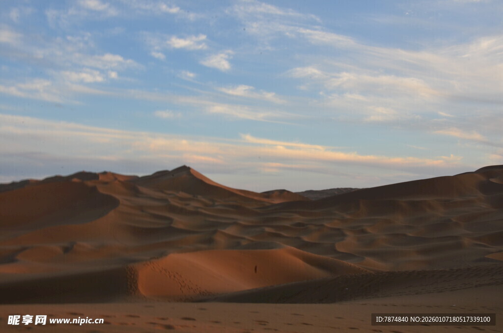 沙漠黄昏美景