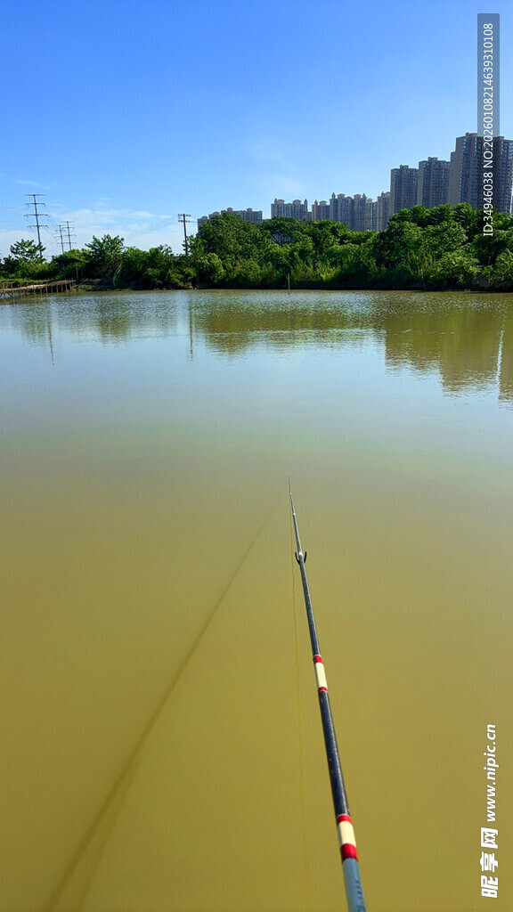 湖畔垂钓景