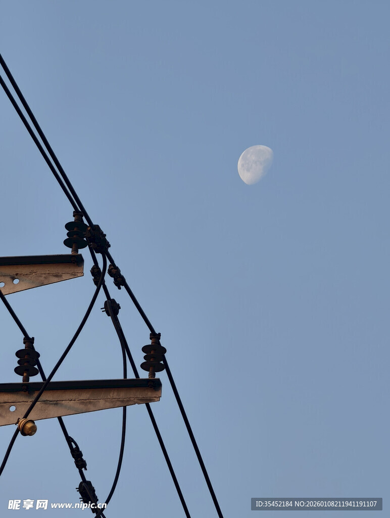 月下电线杆