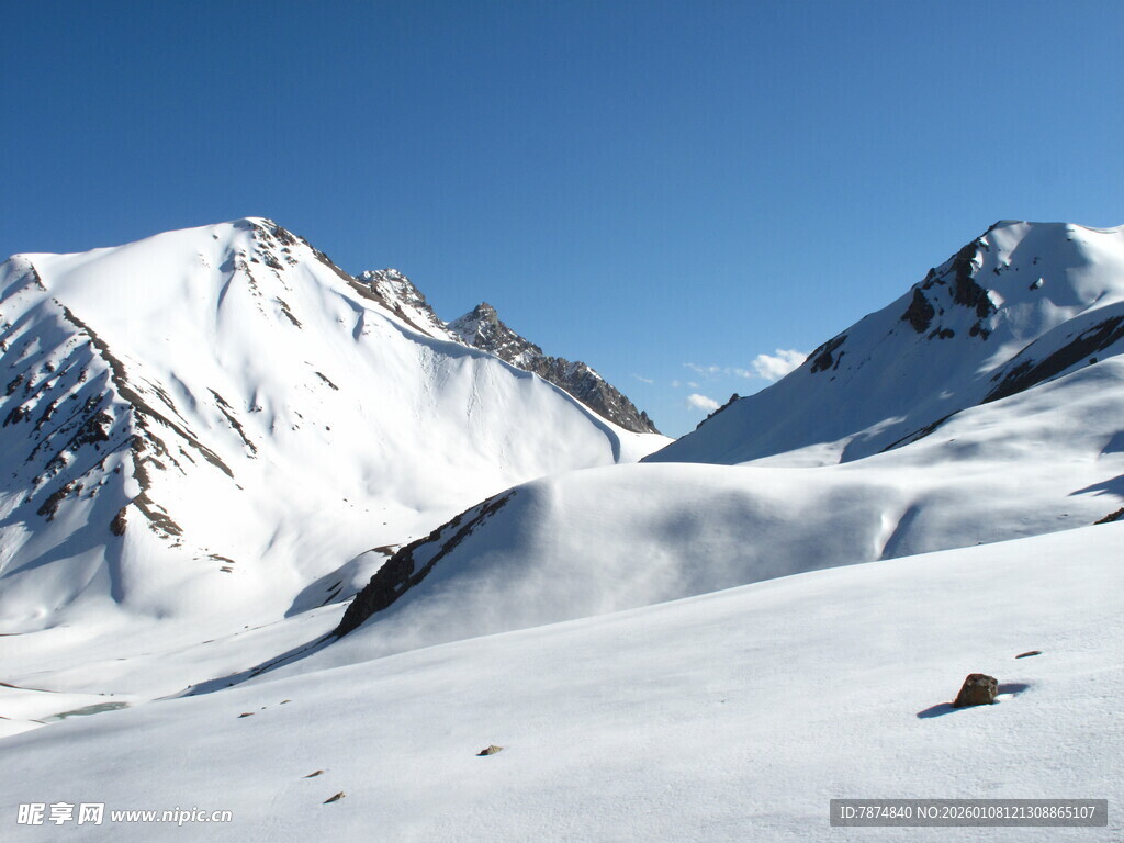 雪山壮丽风光