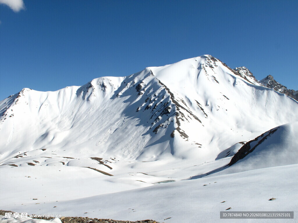 雪山壮丽景观