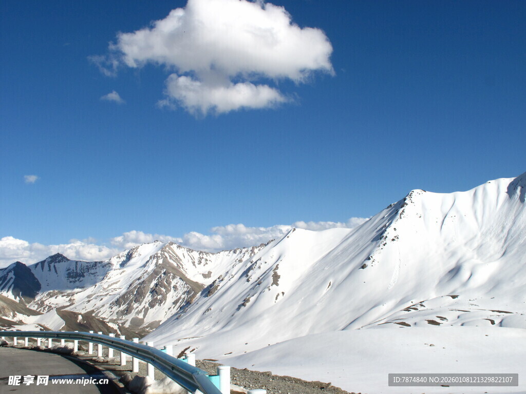 雪山公路美景