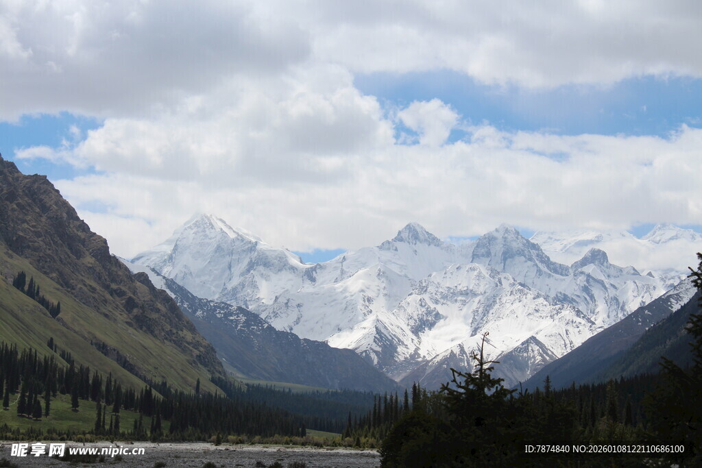 壮丽雪山风景