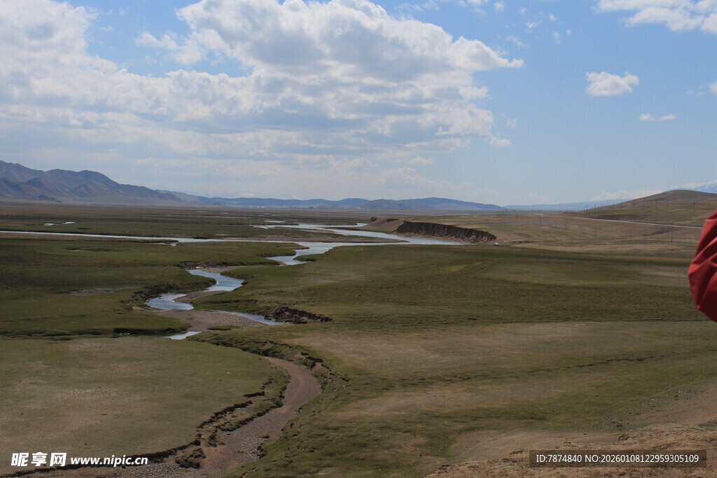 草原河流风光
