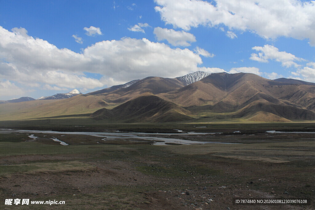 壮美高原山川风景图