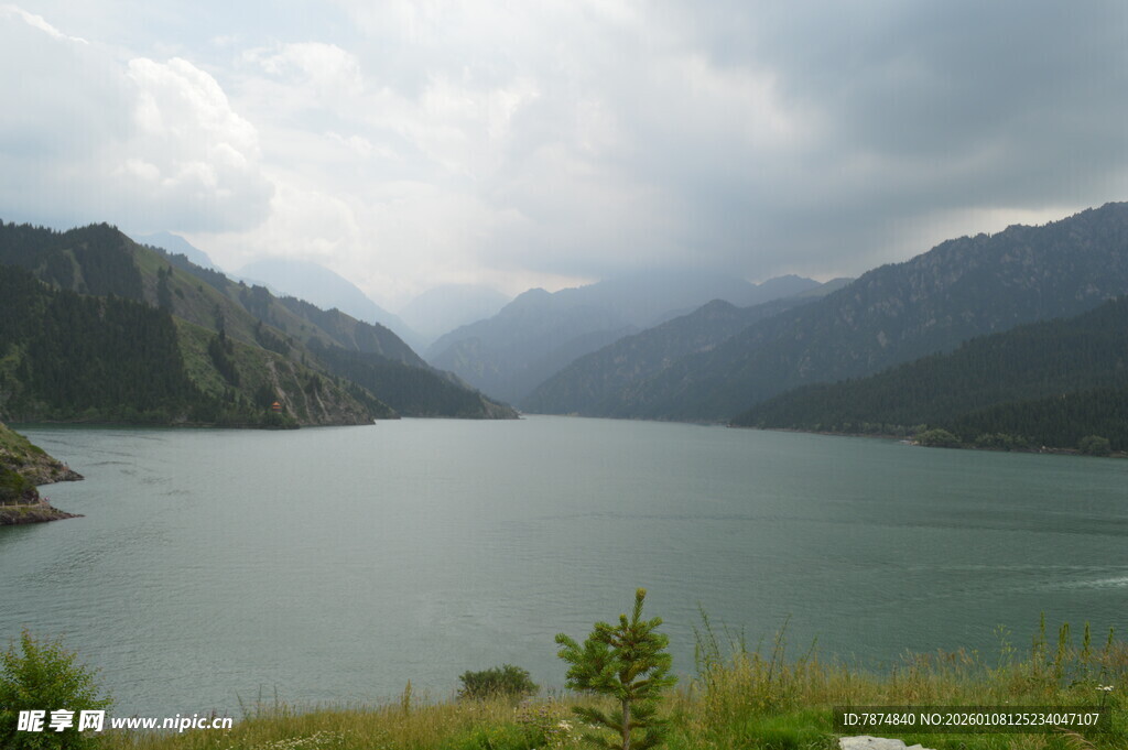 高山湖泊自然风光美景