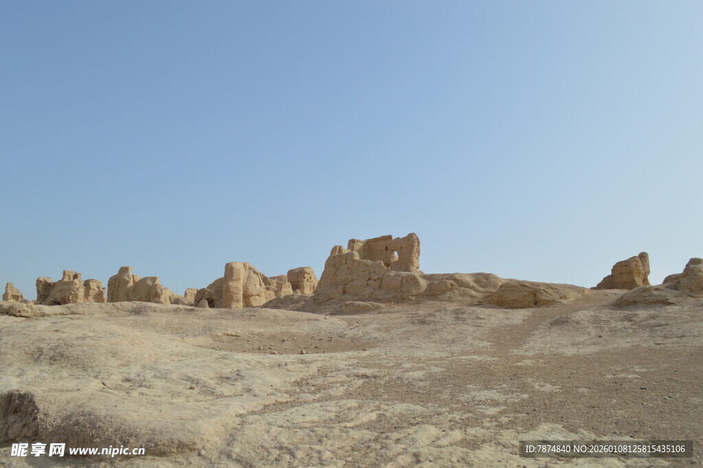 沙漠中的古老遗迹