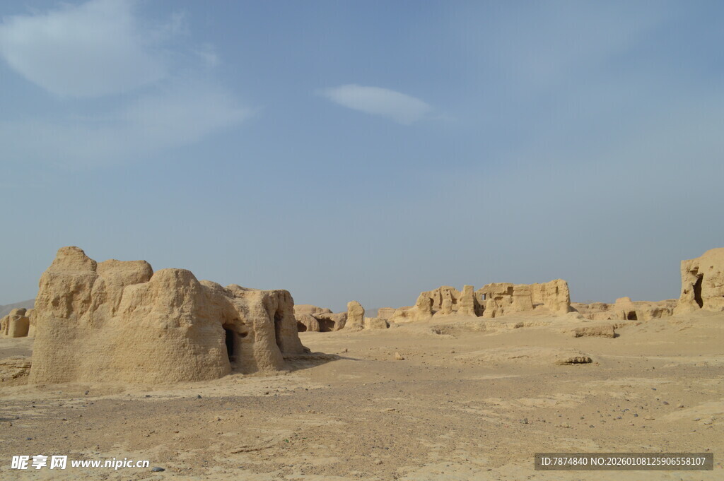 沙漠中的古老遗迹