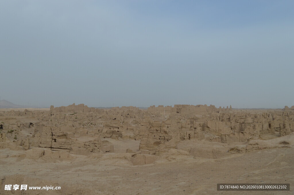 荒凉沙漠地貌景观