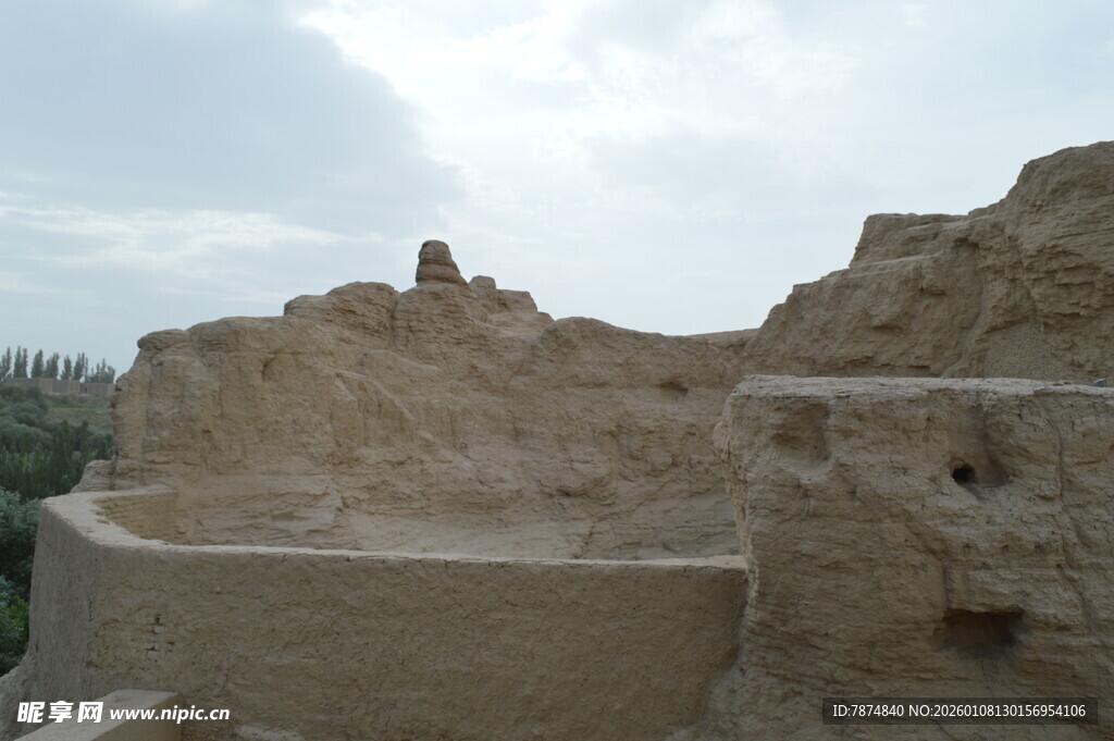 古老遗址展现历史沧桑